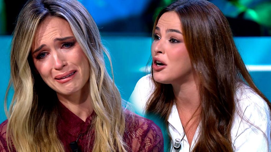 Almudena rompe a llorar con el discurso de Marta Peñate