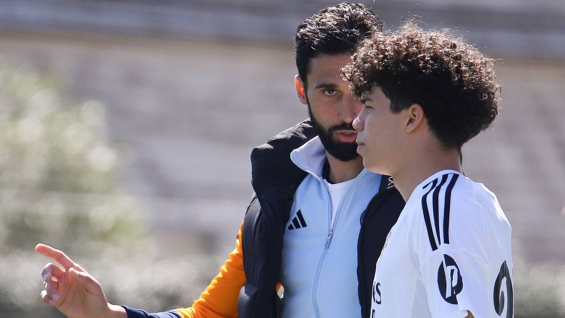 Álvaro Arbeloa junto a Enzo Alves, hijo de Marcelo