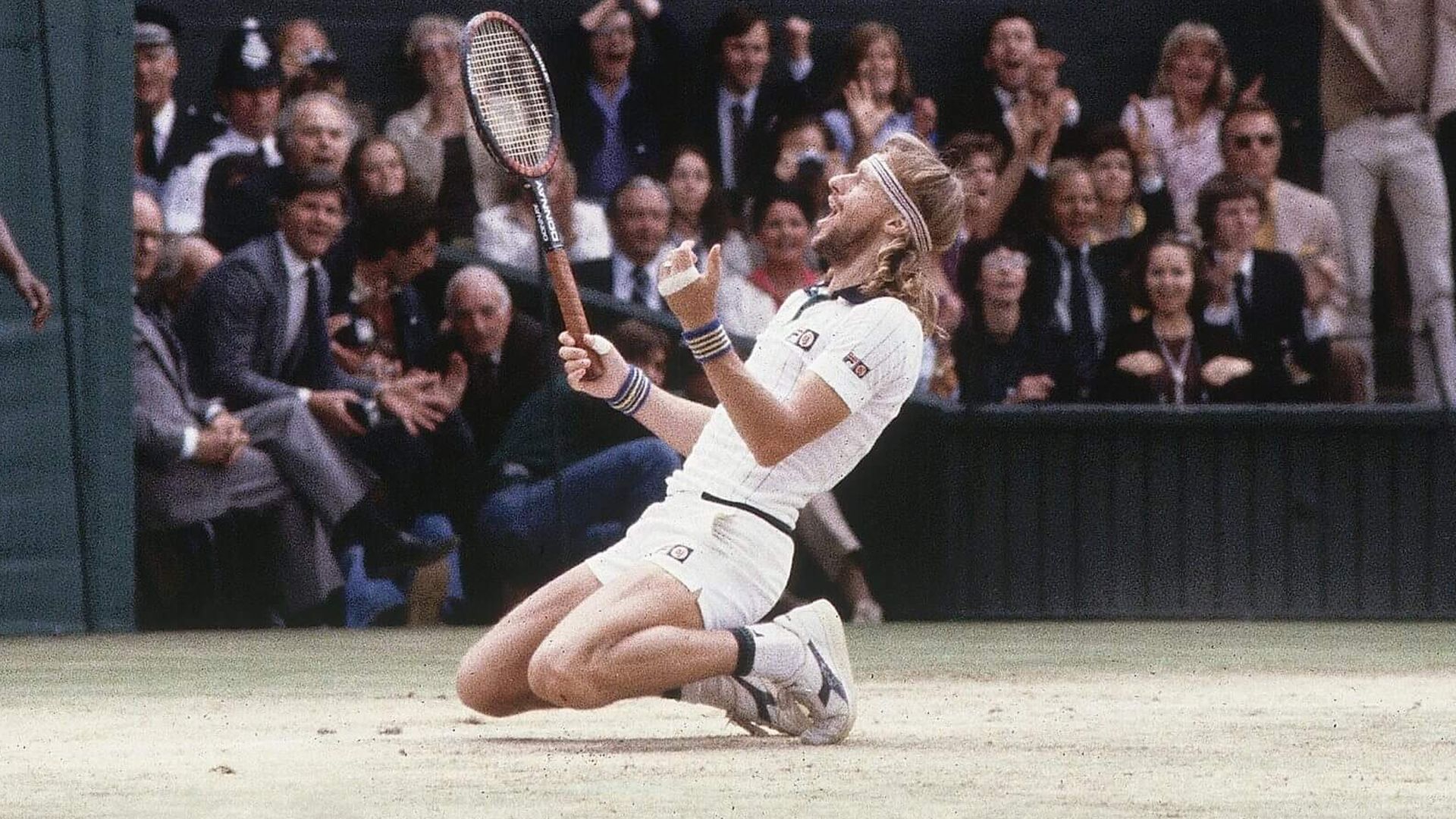 Björn Borg en el momento de ganar uno de sus 5 Wimbledom Björn Borg en el momento de ganar uno de sus 5 Wimbledom
