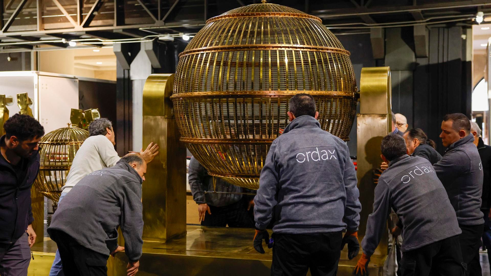 Bombos del Sorteo de Navidad en el Teatro Real