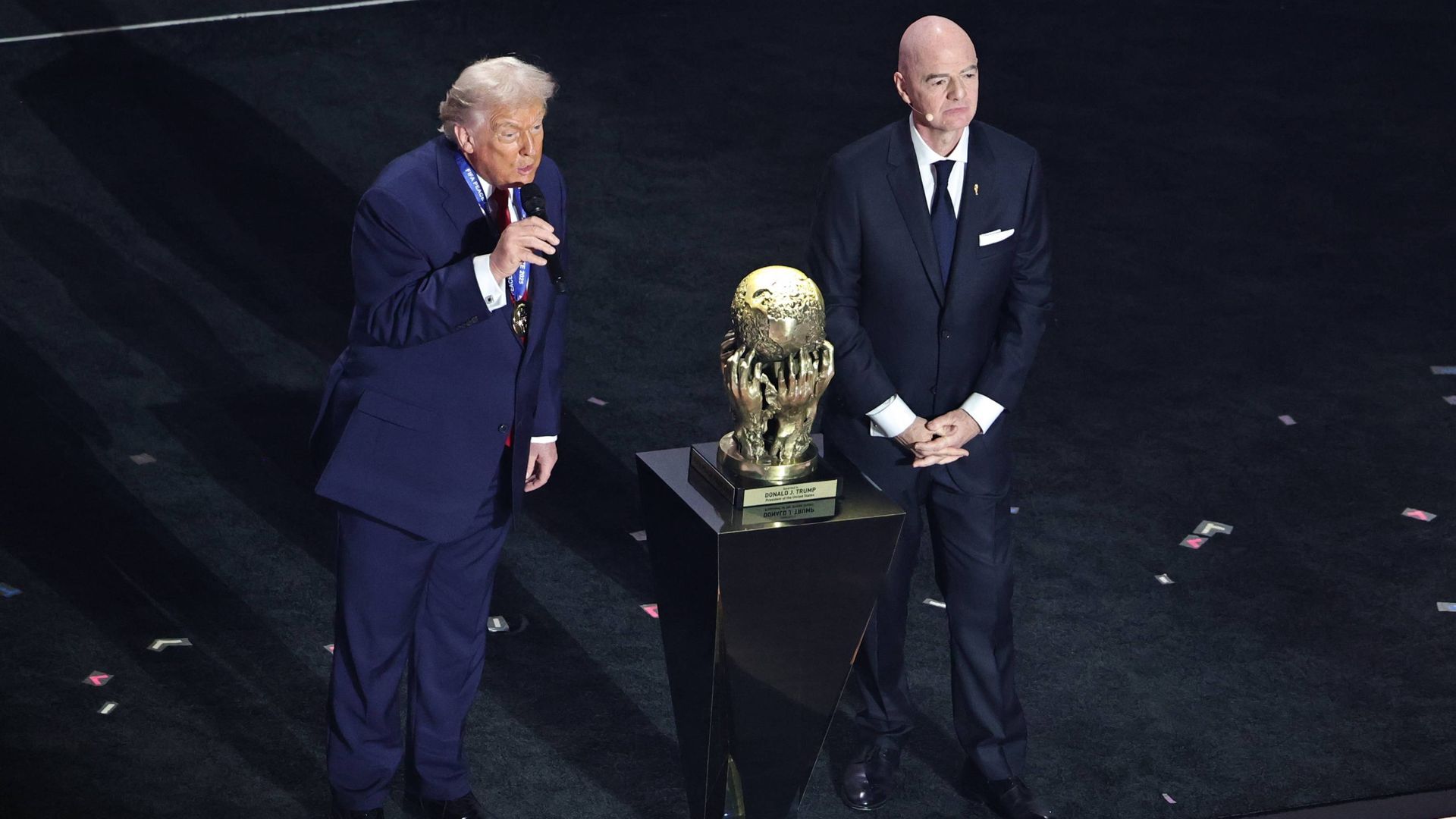 Donald Trump junto a Gianni Infantino