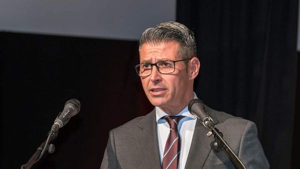 El PSOE investiga dos denuncias por acoso sexual y laboral al alcalde ...