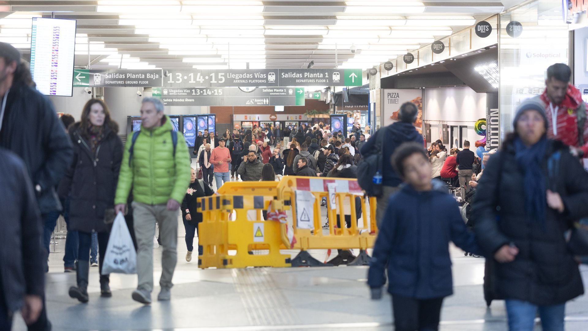 Estación de Atocha durante la operación salida por el puente de la Constitución