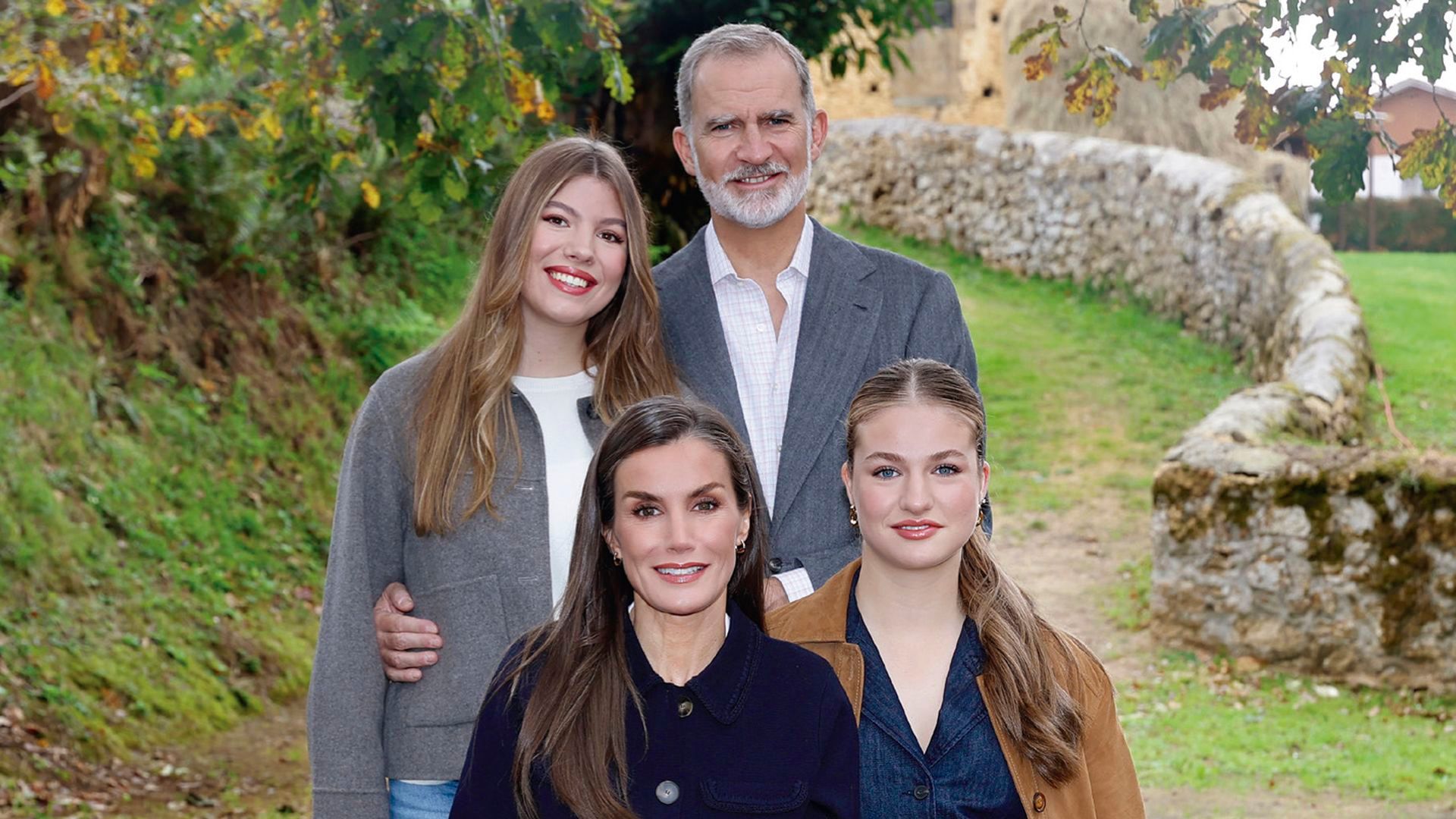 EuropaPress_7165125_fotografias_postal_elegida_rey_felipe_vi_reina_letizia_princesa_leonor EuropaPress_7165125_fotografias_postal_elegida_rey_felipe_vi_reina_letizia_princesa_leonor