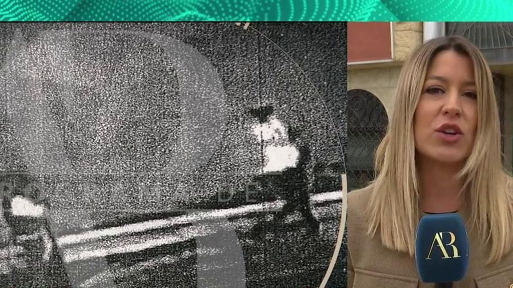 Exclusiva | Las imágenes de la madre y el padrastro trasladando el cuerpo sin vida del niño de Almería