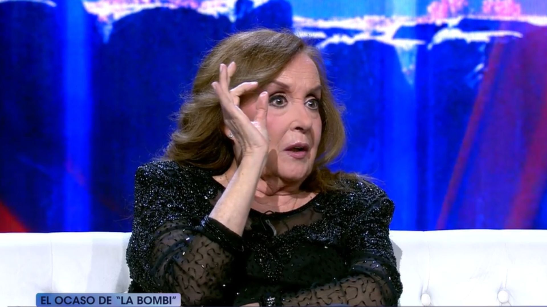 Fedra Lorente aclara en el plató de ¡De viernes! si ha recurrido a Cáritas tras ser arruinada por las deudas de su marido ¡De viernes! Temporada 3 Top Vídeos 638