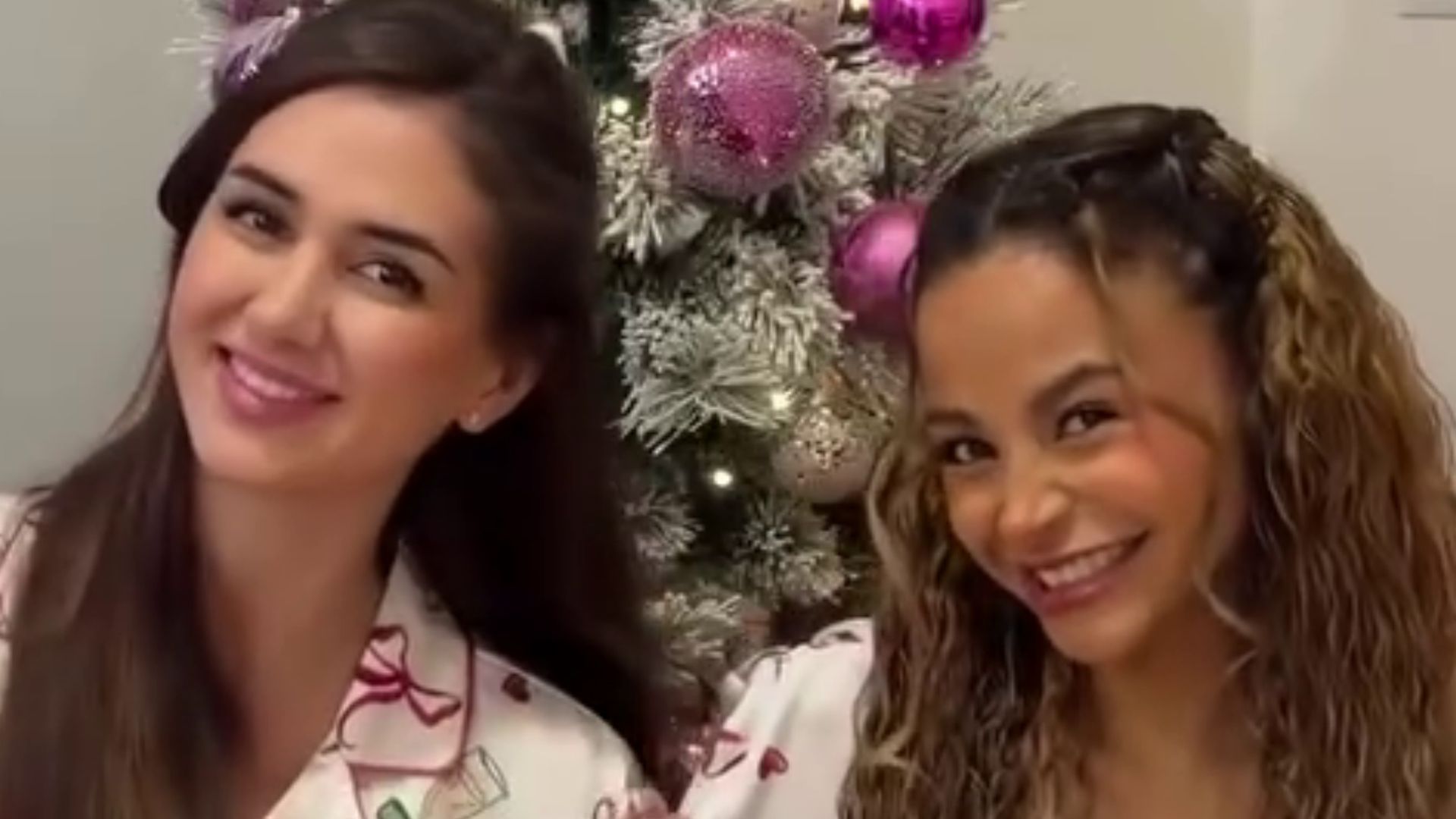 Maica Benedicto inaugura la Navidad con Mayeli Díaz: su árbol y decoración en rosa