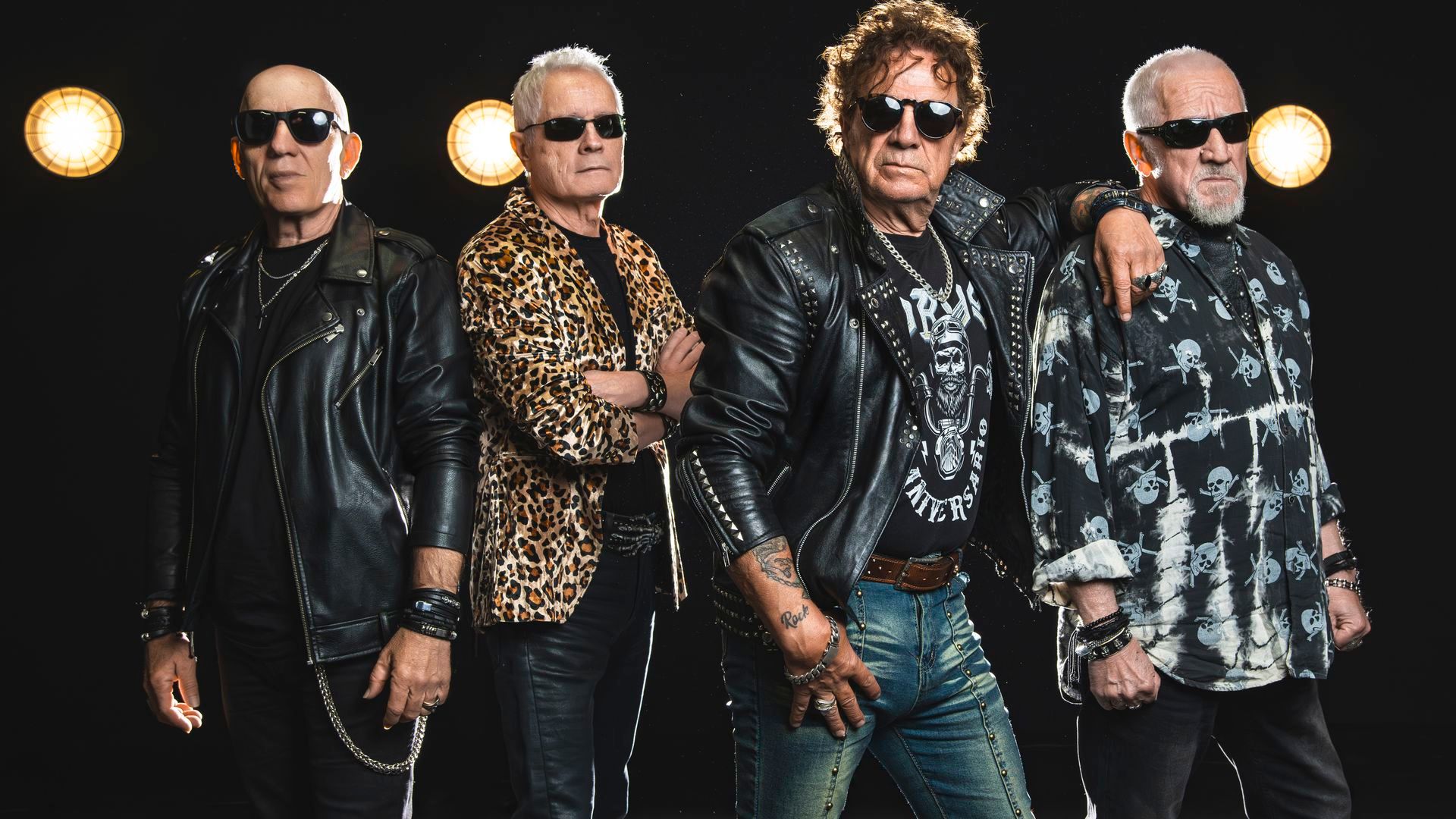 Obús: de izda. a dcha., Paco Laguna, Fernando Sánchez, Fortu Sánchez y Juan Luis Serrano. Obús: de izda. a dcha., Paco Laguna, Fernando Sánchez, Fortu Sánchez y Juan Luis Serrano.