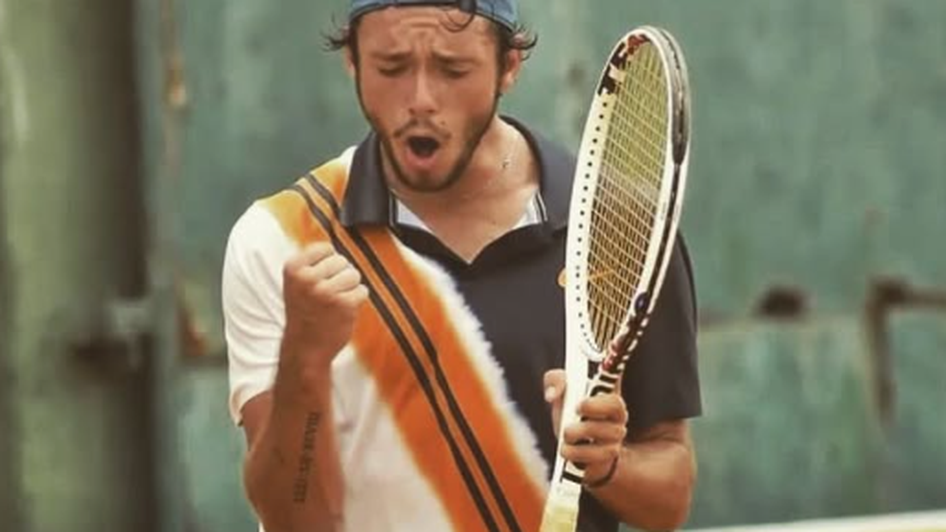 Quentin Folliot jugando al tenis