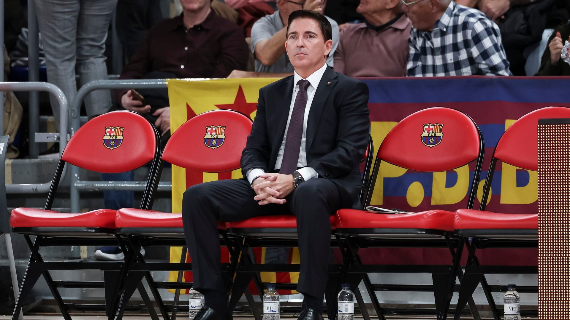 Xavi Pascual en el banquillo del Barcelona Xavi Pascual en el banquillo del Barcelona