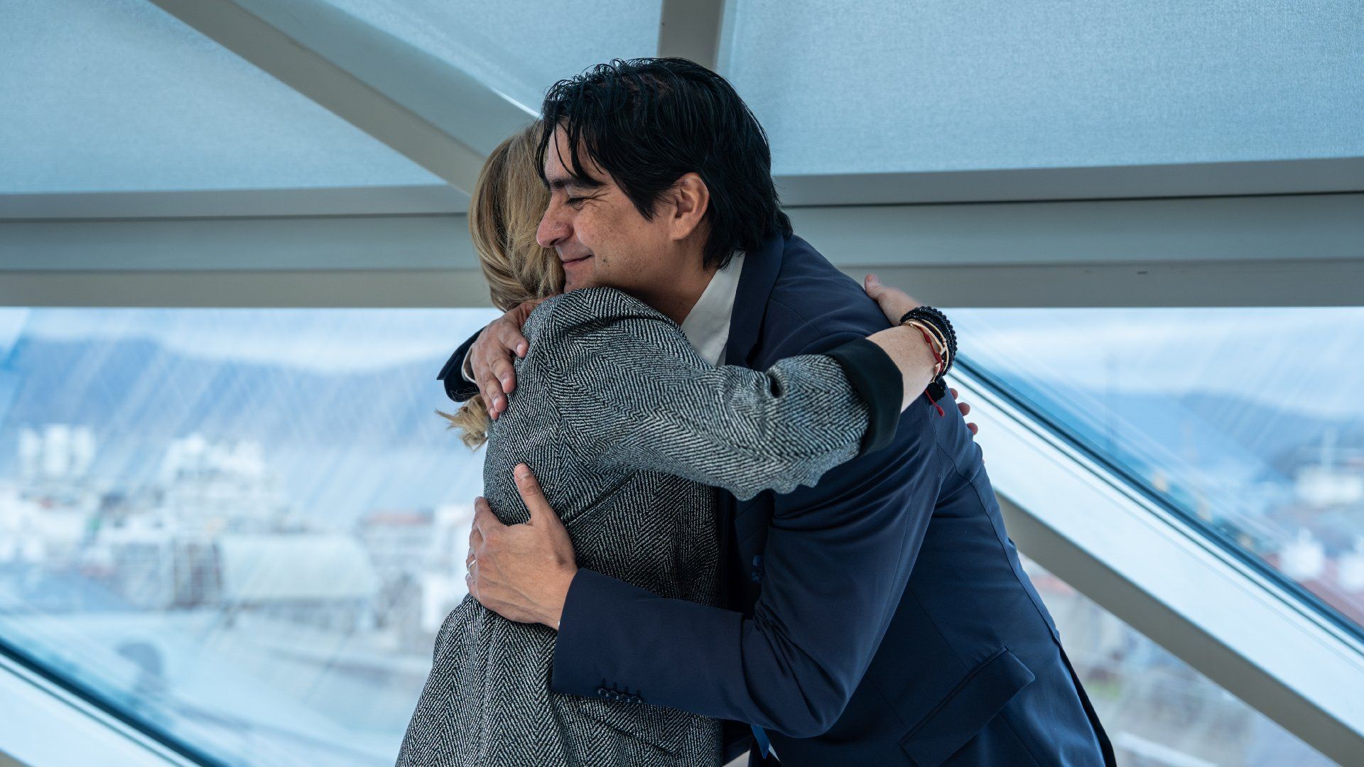Abrazo entre Marián Mouriño y Marco Garcés Abrazo entre Marián Mouriño y Marco Garcés