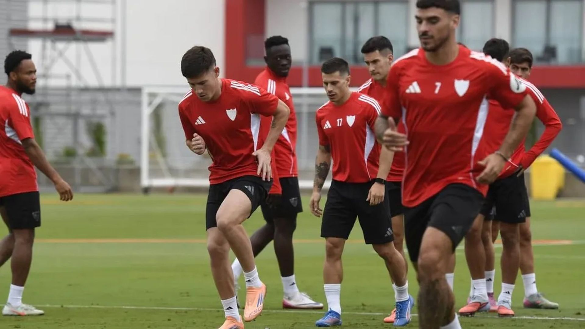 Alfon, entrenando con el Sevilla