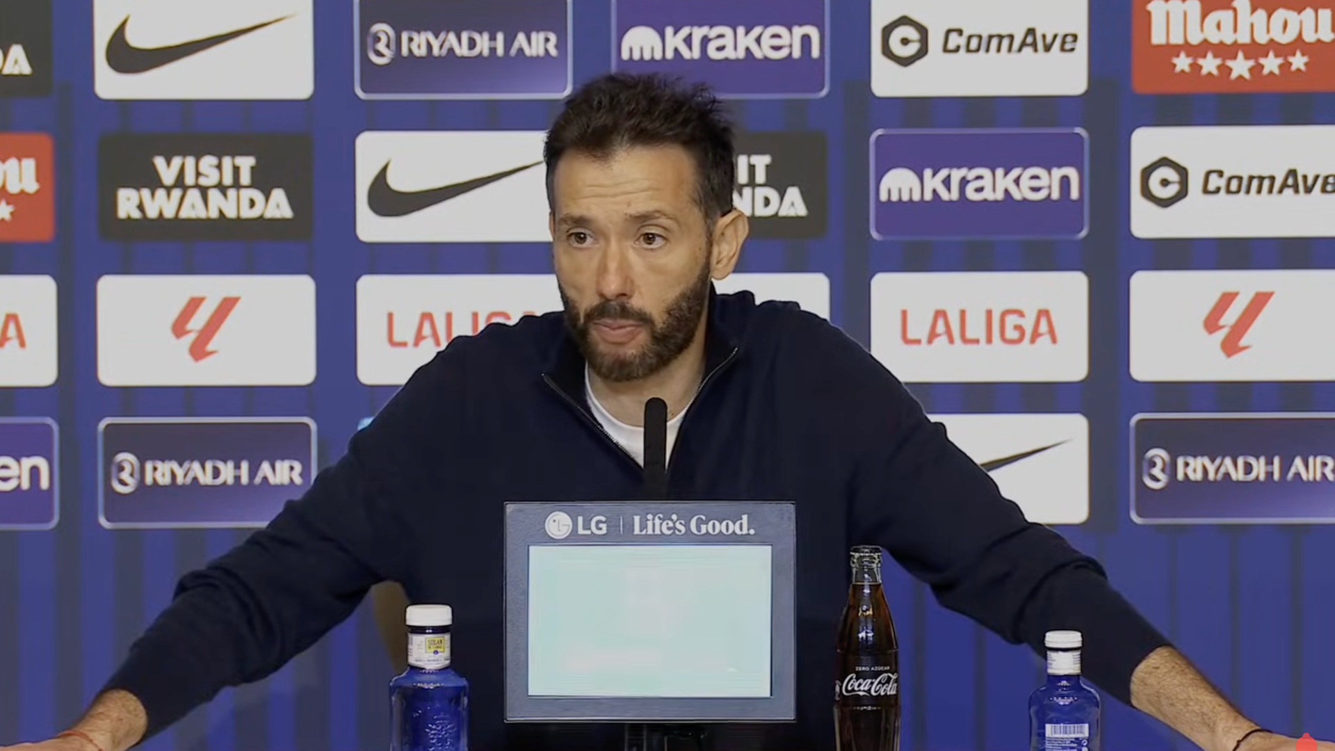 Carlos Corberán en sala de prensa Carlos Corberán en sala de prensa