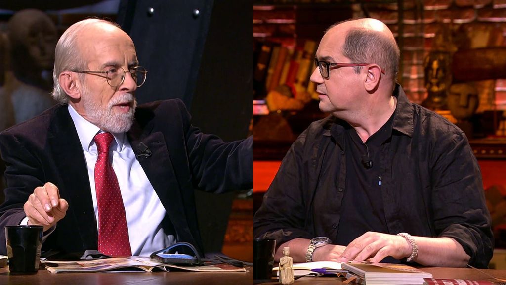 Enrique de Vicente y Nacho Ares, "enfrentados" por los últimos hallazgos sobre las pirámides: "Detrás hay fuerzas oscuras" Cuarto Milenio Temporada 21 Top Vídeos 726