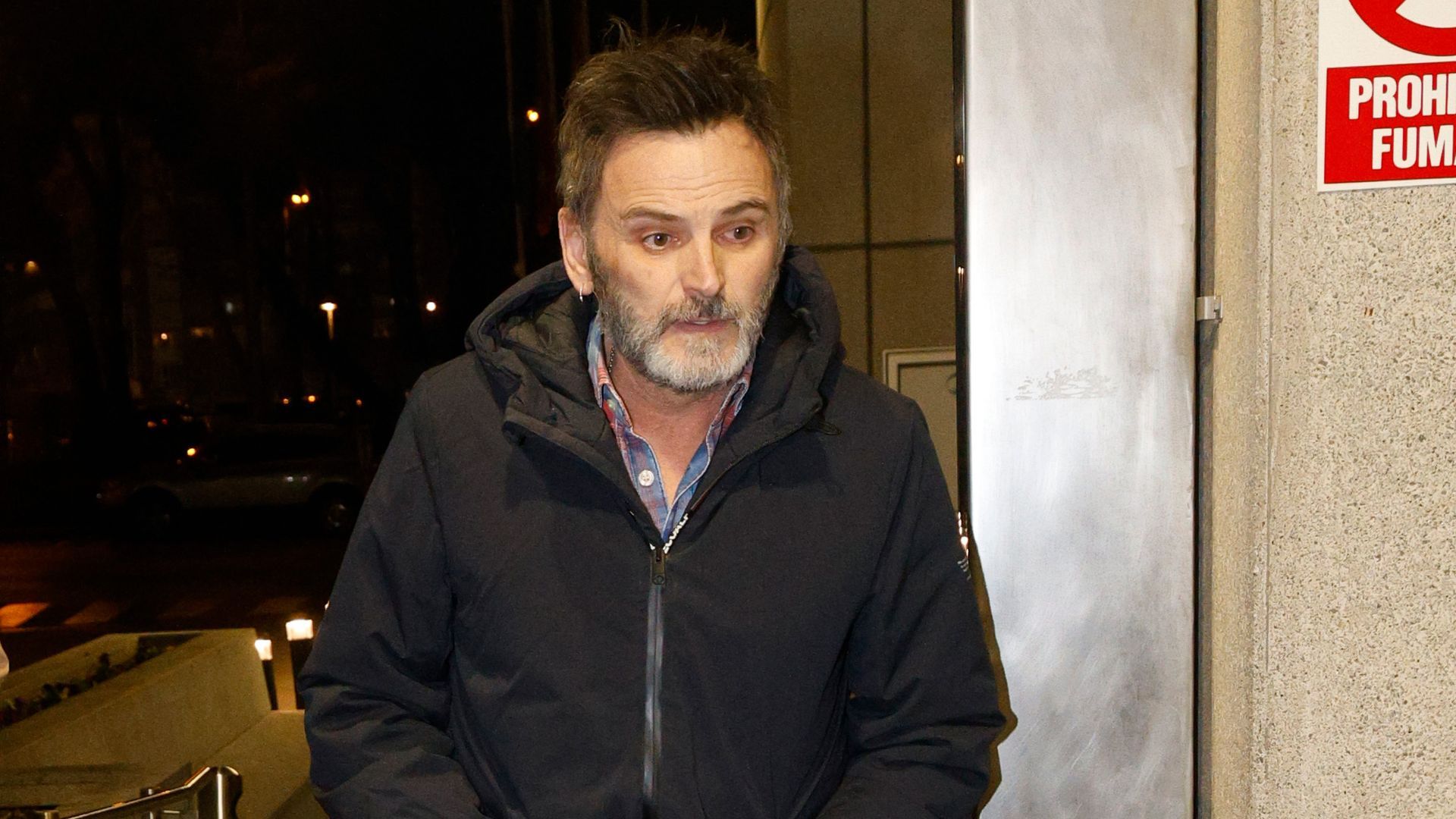 Fernando Tejero en la capilla ardiente de Héctor Alterio