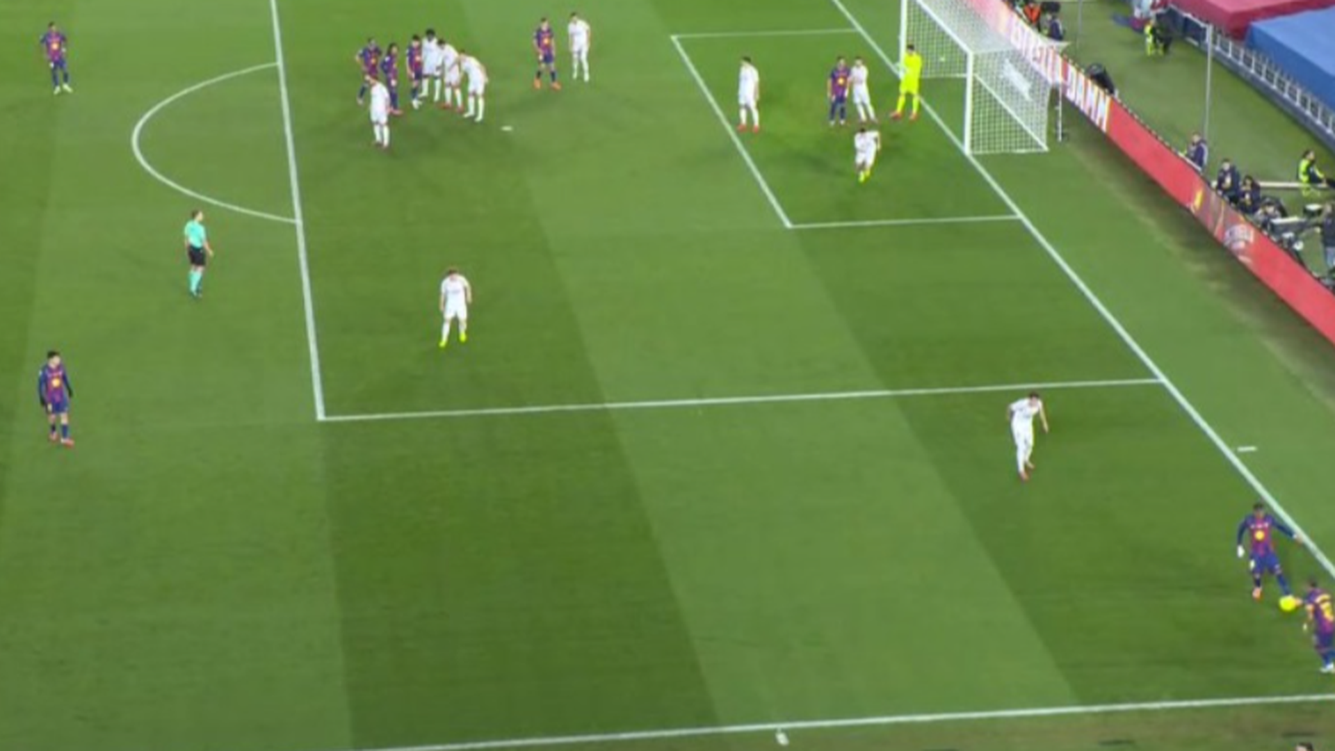 La jugada del fuera de juego de Raphinha