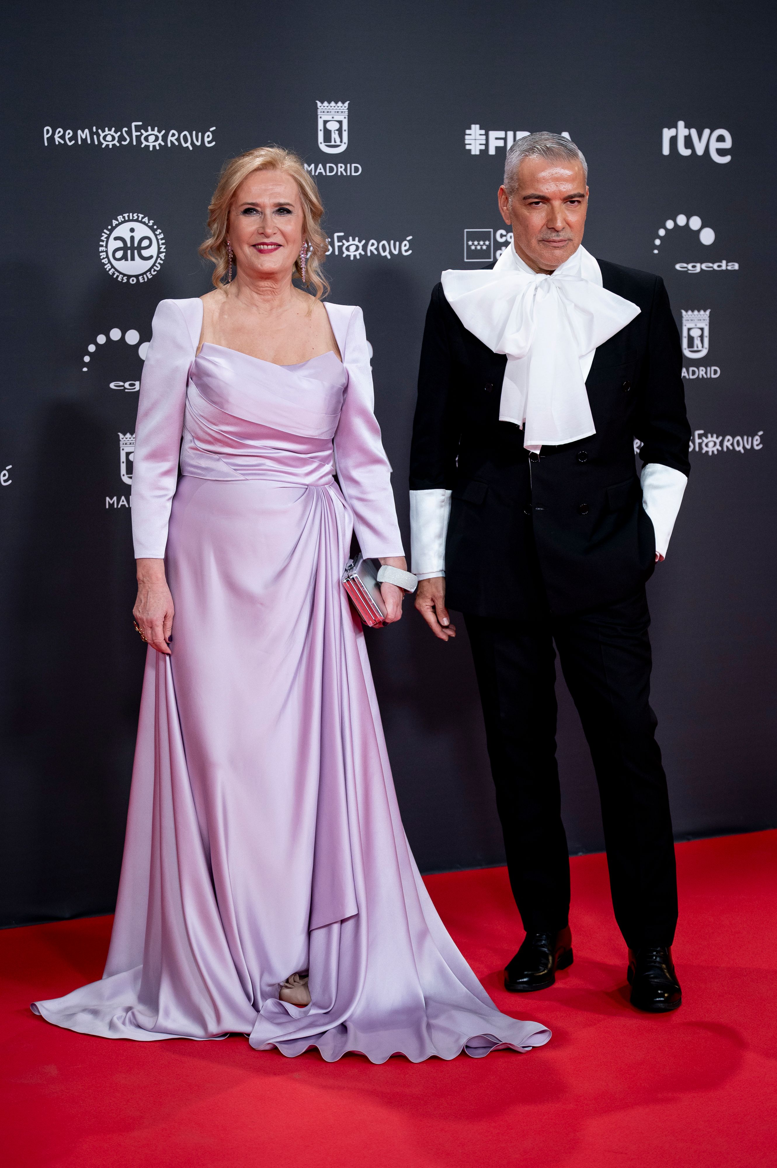 Nieves Herrero y Juan Carlos Verino, en la alfombra roja de los Premios Forqué 2025