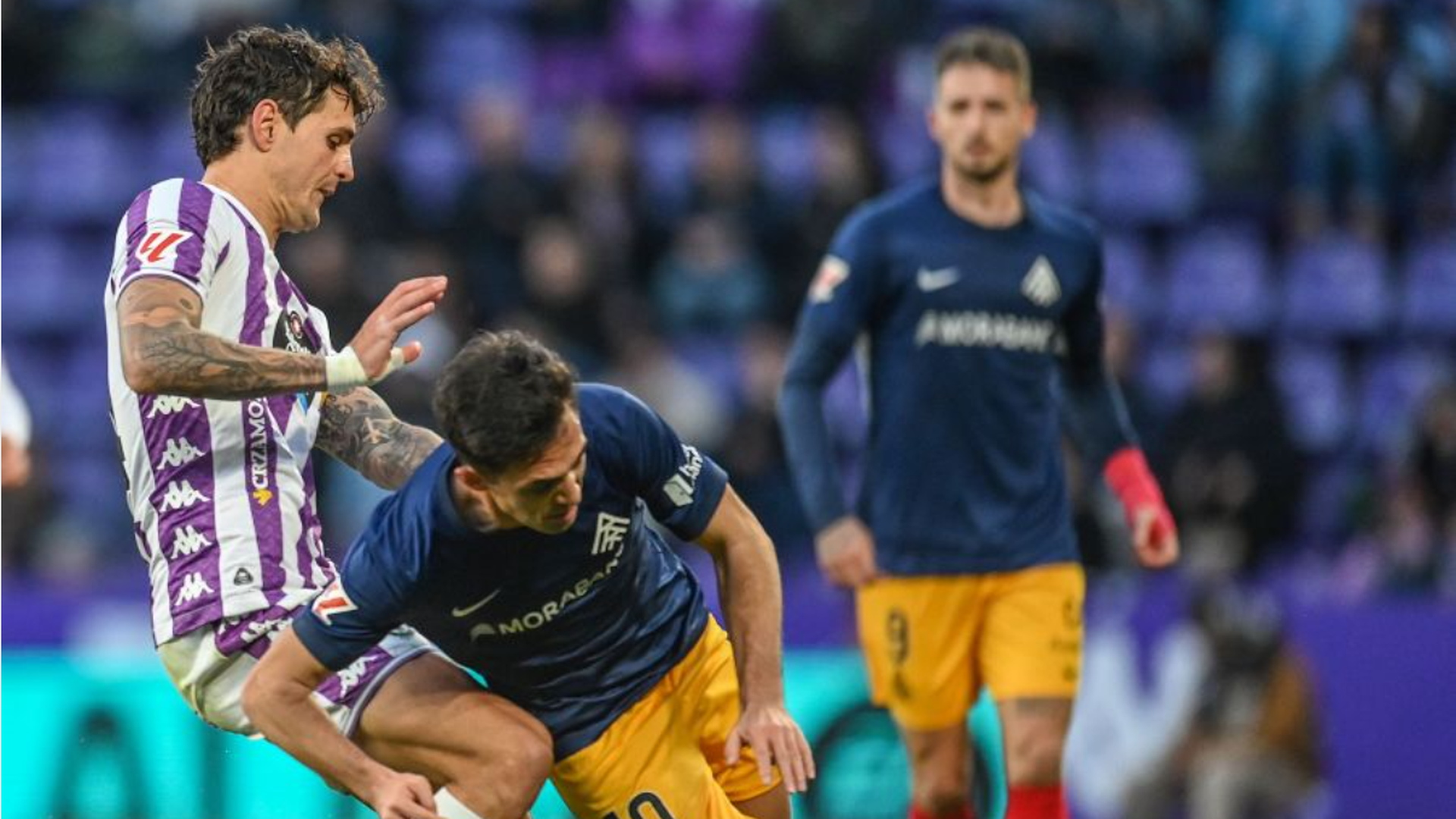 Stanko Juric, en un duelo durante el partido ante el FC Andorra Stanko Juric, en un duelo durante el partido ante el FC Andorra