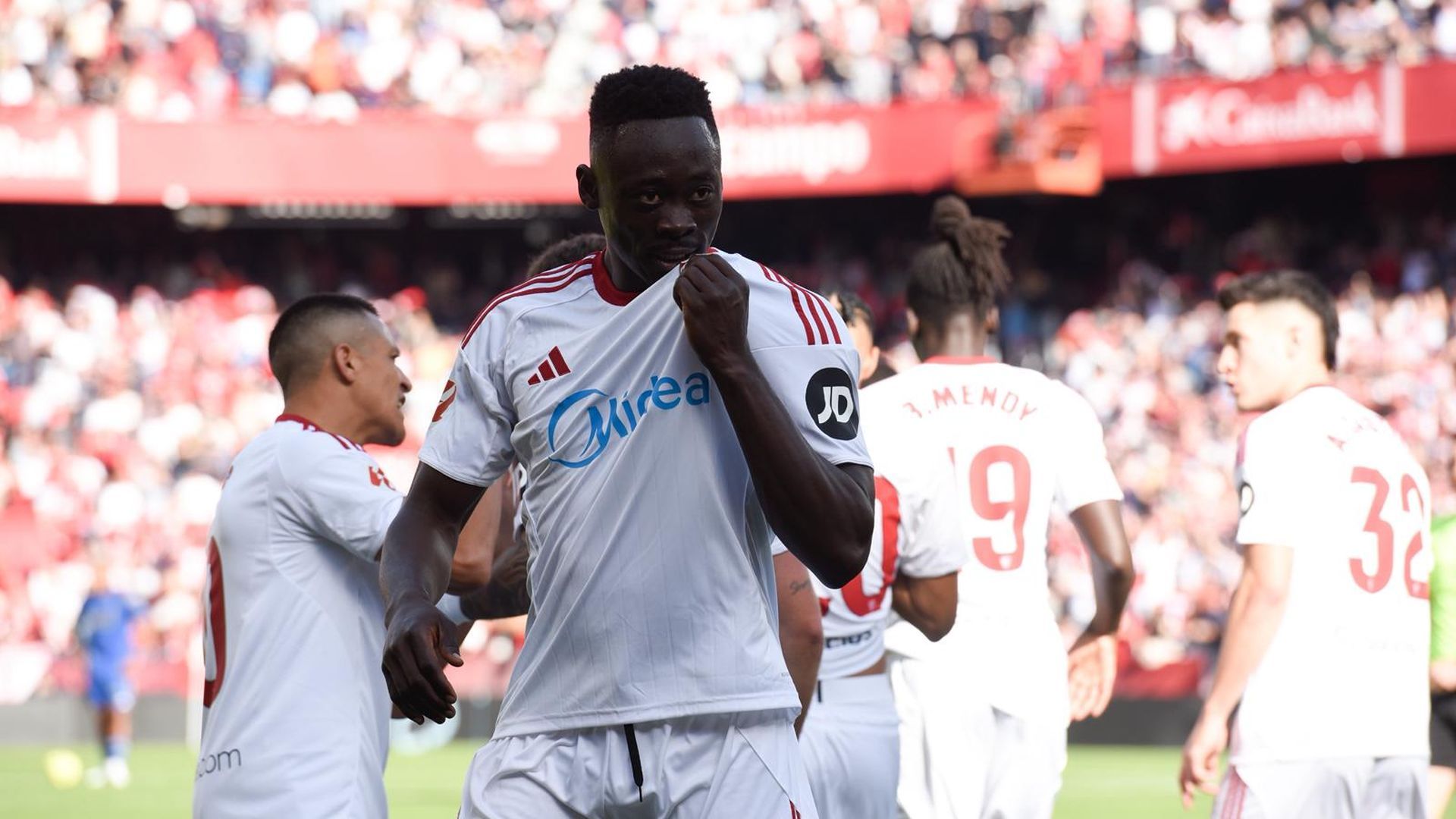 Akor Adams celebra su gol en el Sevilla-Oviedo de la jornada 16