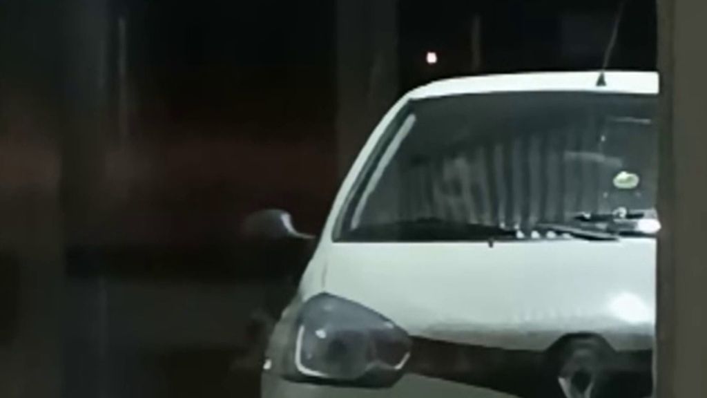 El inquietante vídeo de un vigilante de seguridad que capta una extraña presencia en el interior de su coche Cuarto Milenio Temporada 21 Top Vídeos 725