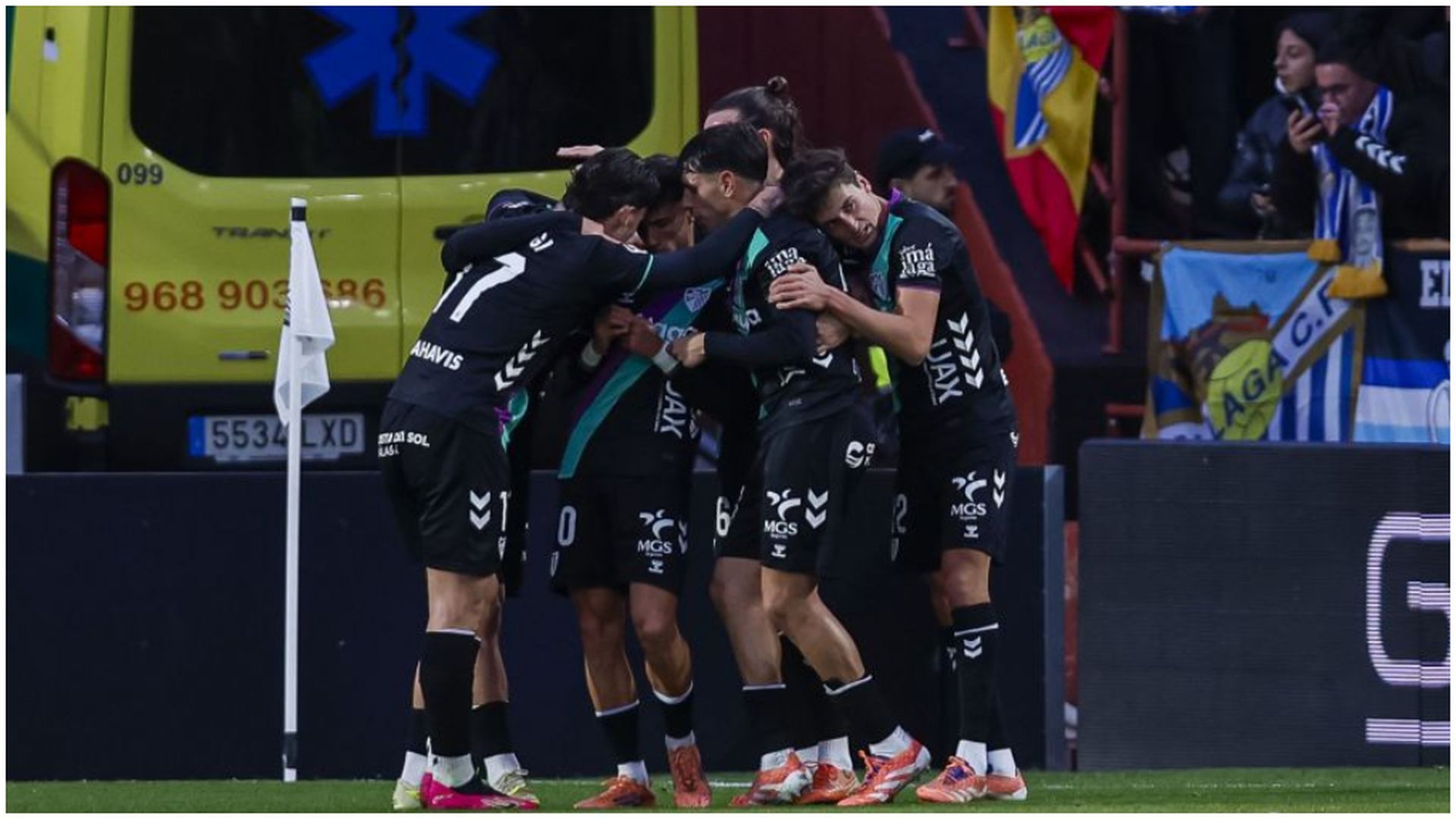 El Málaga celebra la victoria ante el Albacete El Málaga celebra la victoria ante el Albacete