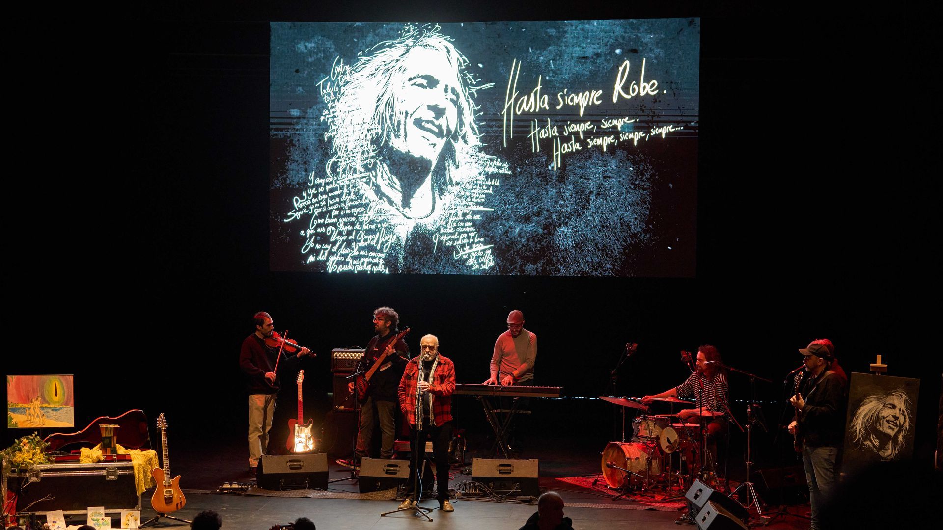 Homenaje a Robe Iniesta en Plasencia