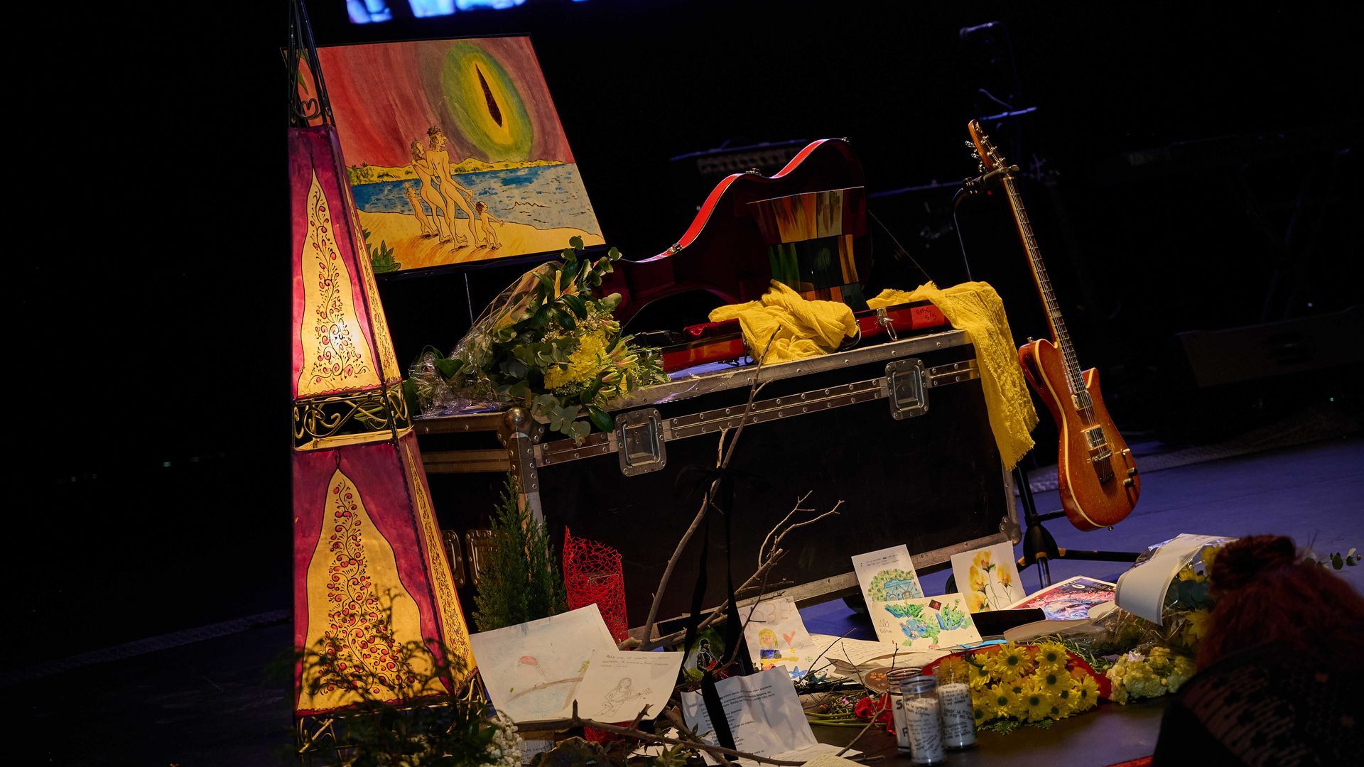 Homenaje a Robe Iniesta en Plasencia