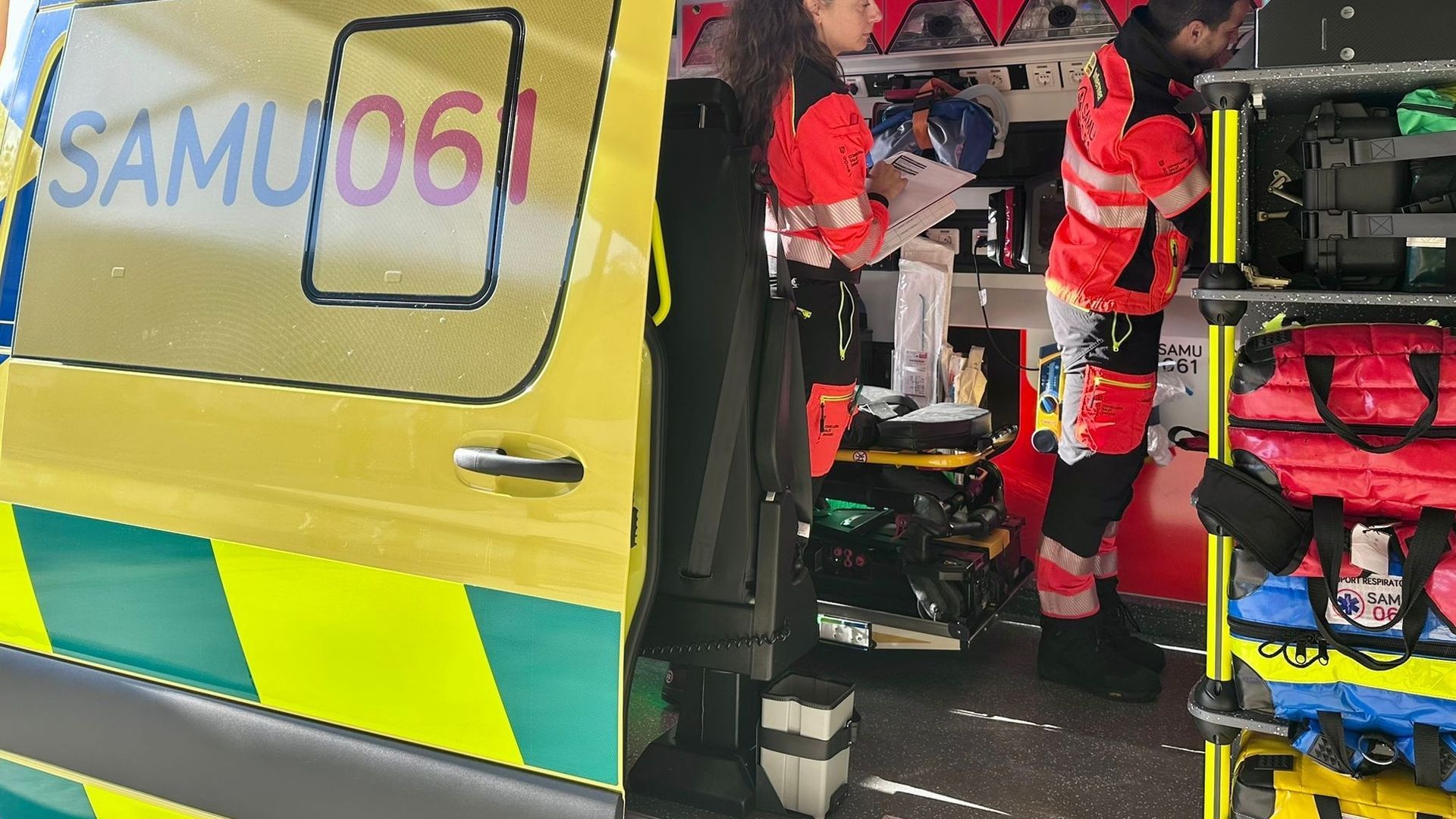 Imagen de archivo de una ambulancia en Palma