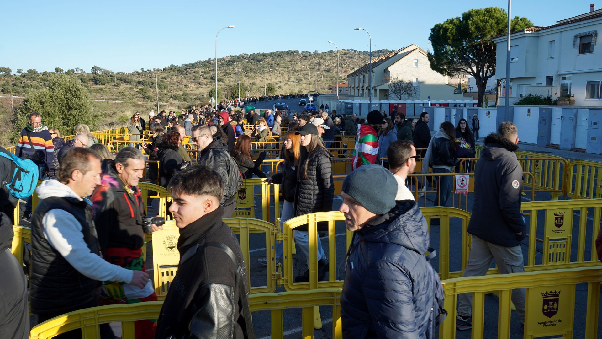 Los seguidores despiden a Robe Iniesta en Plasencia