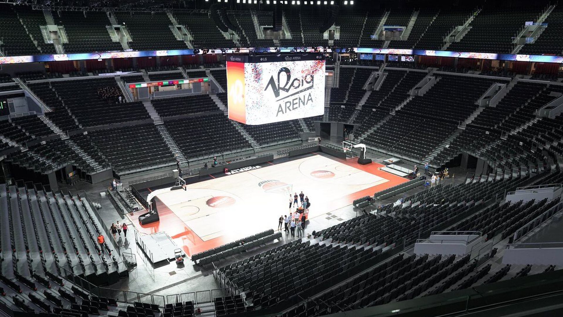 roig_arena_esperando_al_valencia_basket.jpeg roig_arena_esperando_al_valencia_basket.jpeg