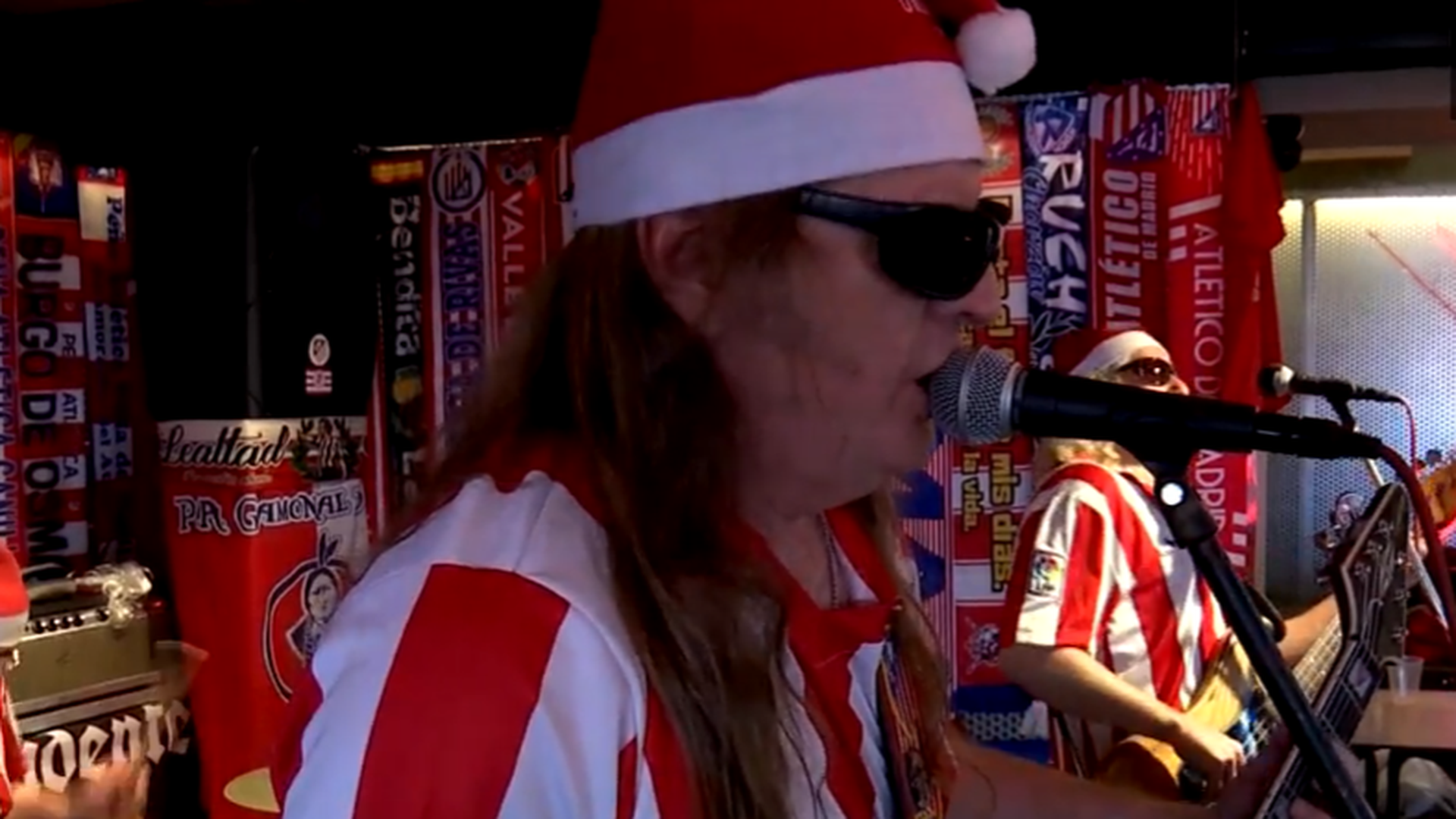 Uno de los miembros de la banda 'Metropolitano Rock Band'