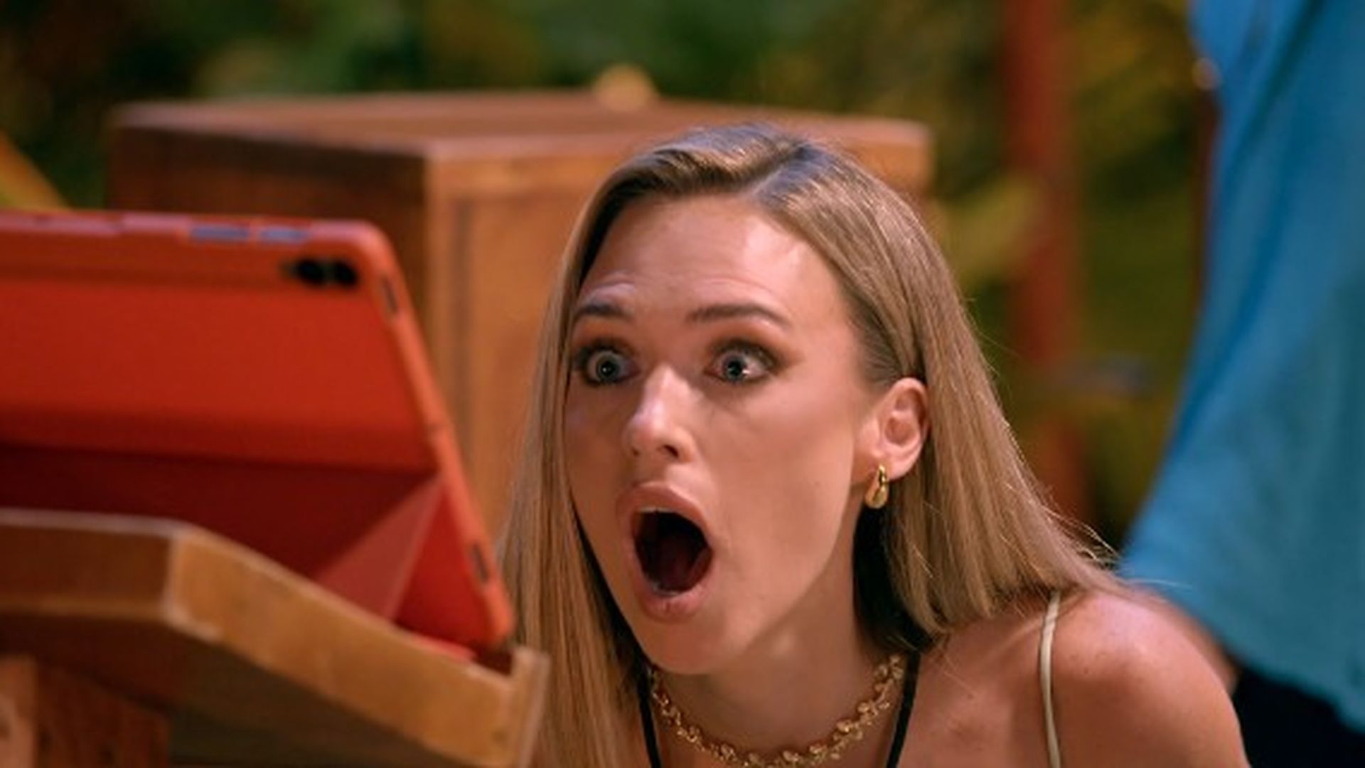 Almudena descubre el beso entre Darío y Cristina en 'La isla de las tentaciones 9': "¡Saca lo peor de mí!"