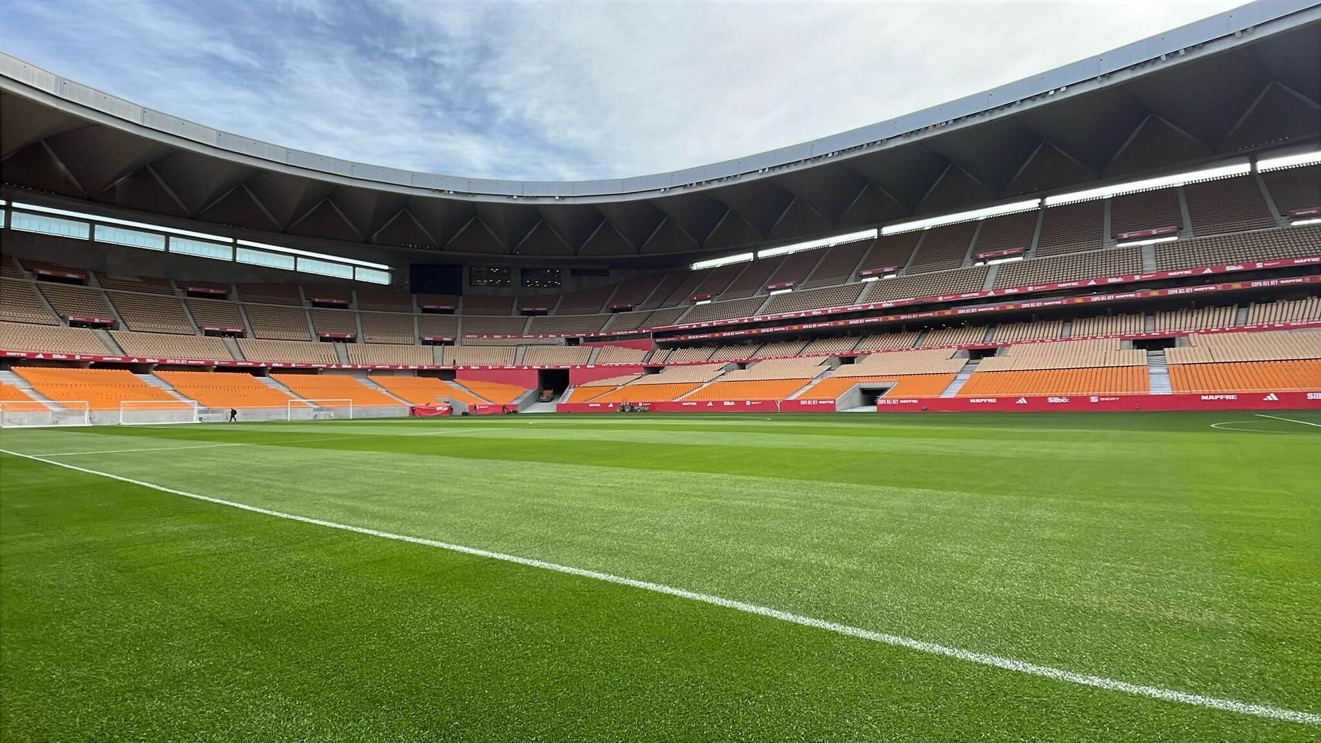 El Estadio de La Cartuja, preparado para la final de la Copa del Rey