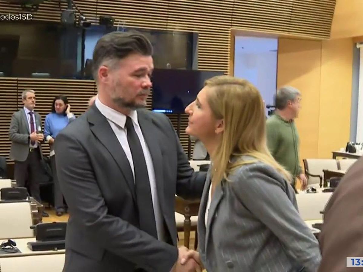 Gabriel Rufián hace la ‘cobra’ a Salomé Pradas, exconsejera de emergencias