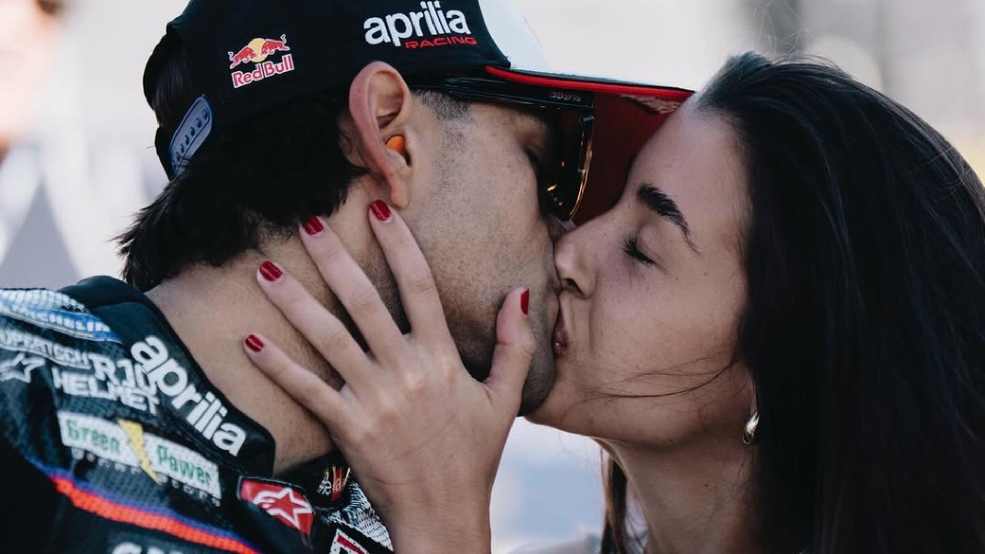 Jorge Martín y María Momfort, en un GP de MotoGP