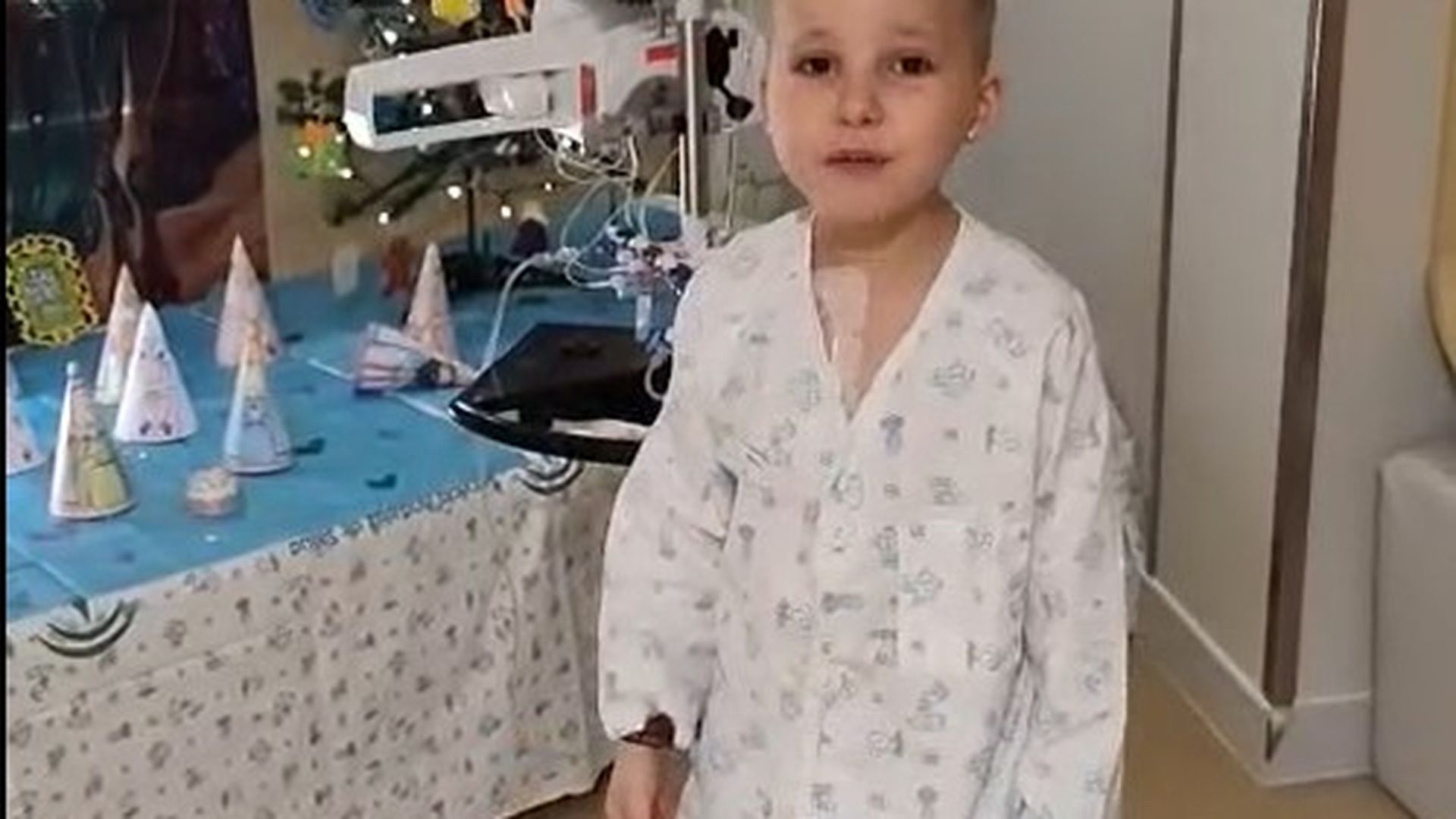 La Navidad de Victoria Esperanza a la espera de su trasplante de médula