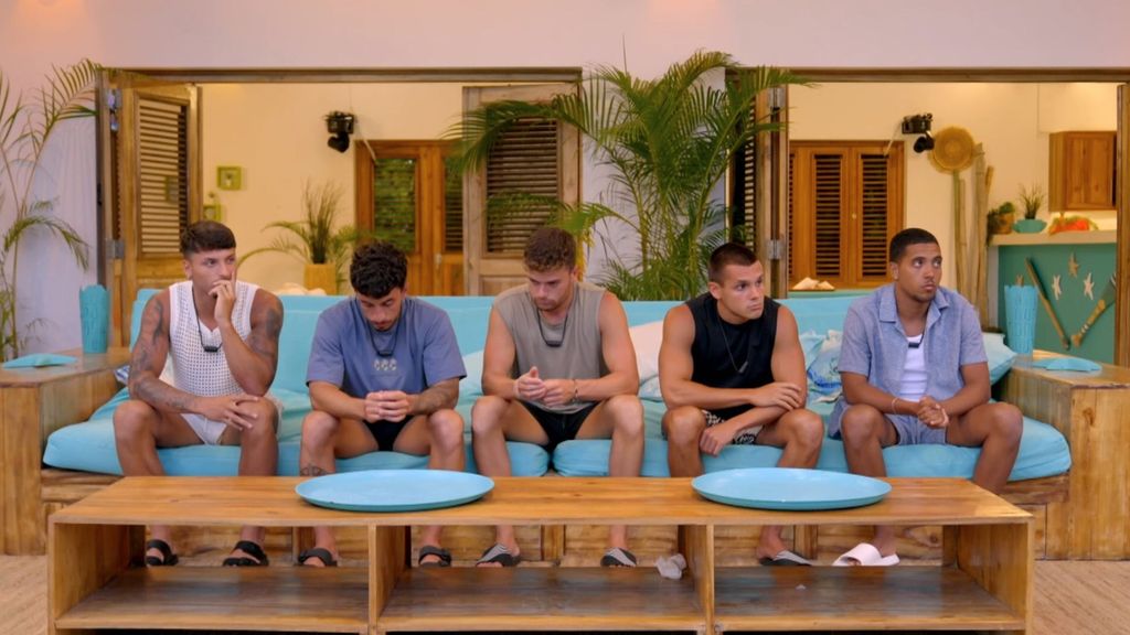 Los chicos se enfrentan a una difícil decisión en 'La isla de las tentaciones 9' tras el privilegio que les concede Sandra Barneda: "No lo habéis visto todo"