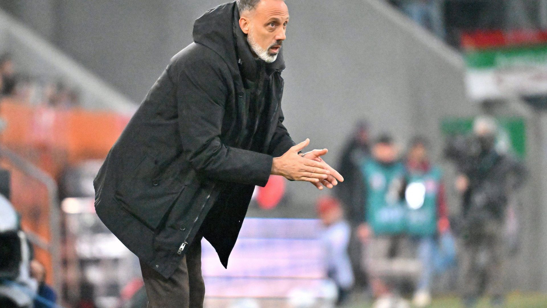 Pellegrino Matarazzo dirige un encuentro