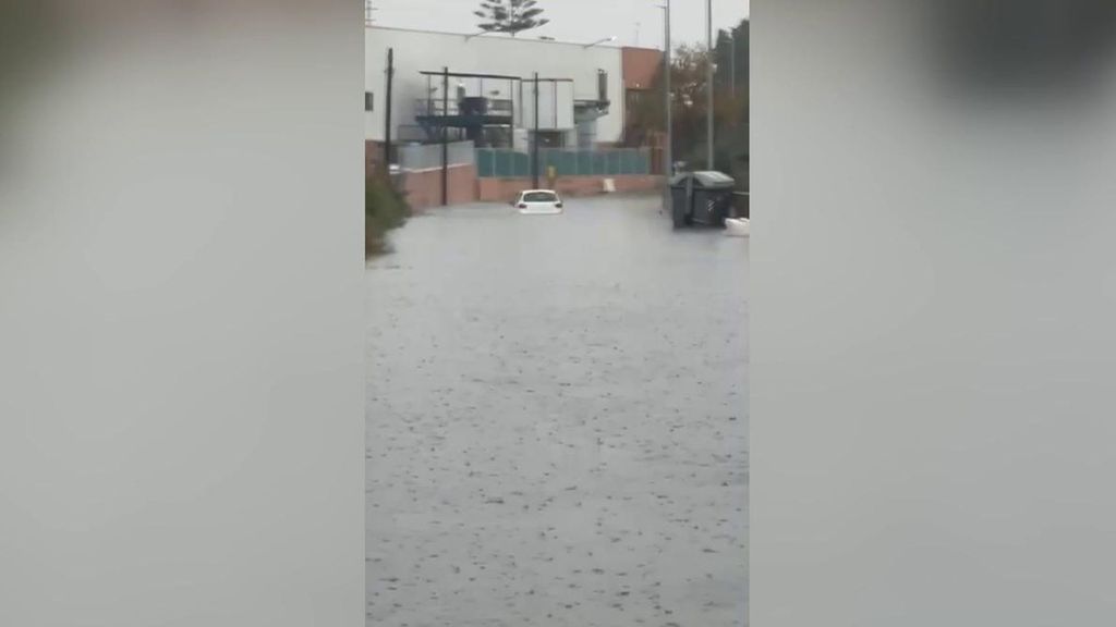 Los rescates agónicos que ha dejado 'Emilia': del matrimonio atrapado en un coche al hombre que se aferró a un árbol