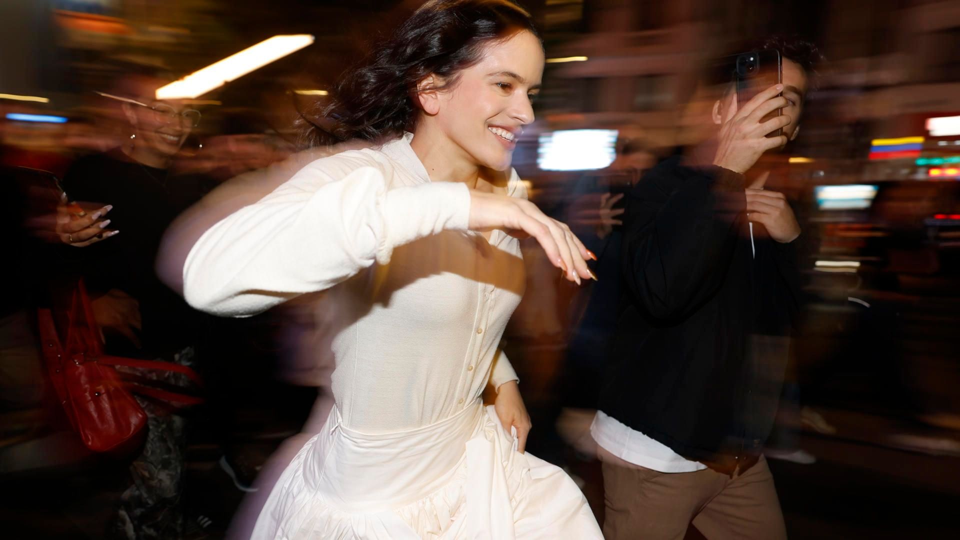 Rosalía estrena por sorpresa el videoclip de ‘La Perla’, uno de los temas más sonados de 'Lux': todos los detalles