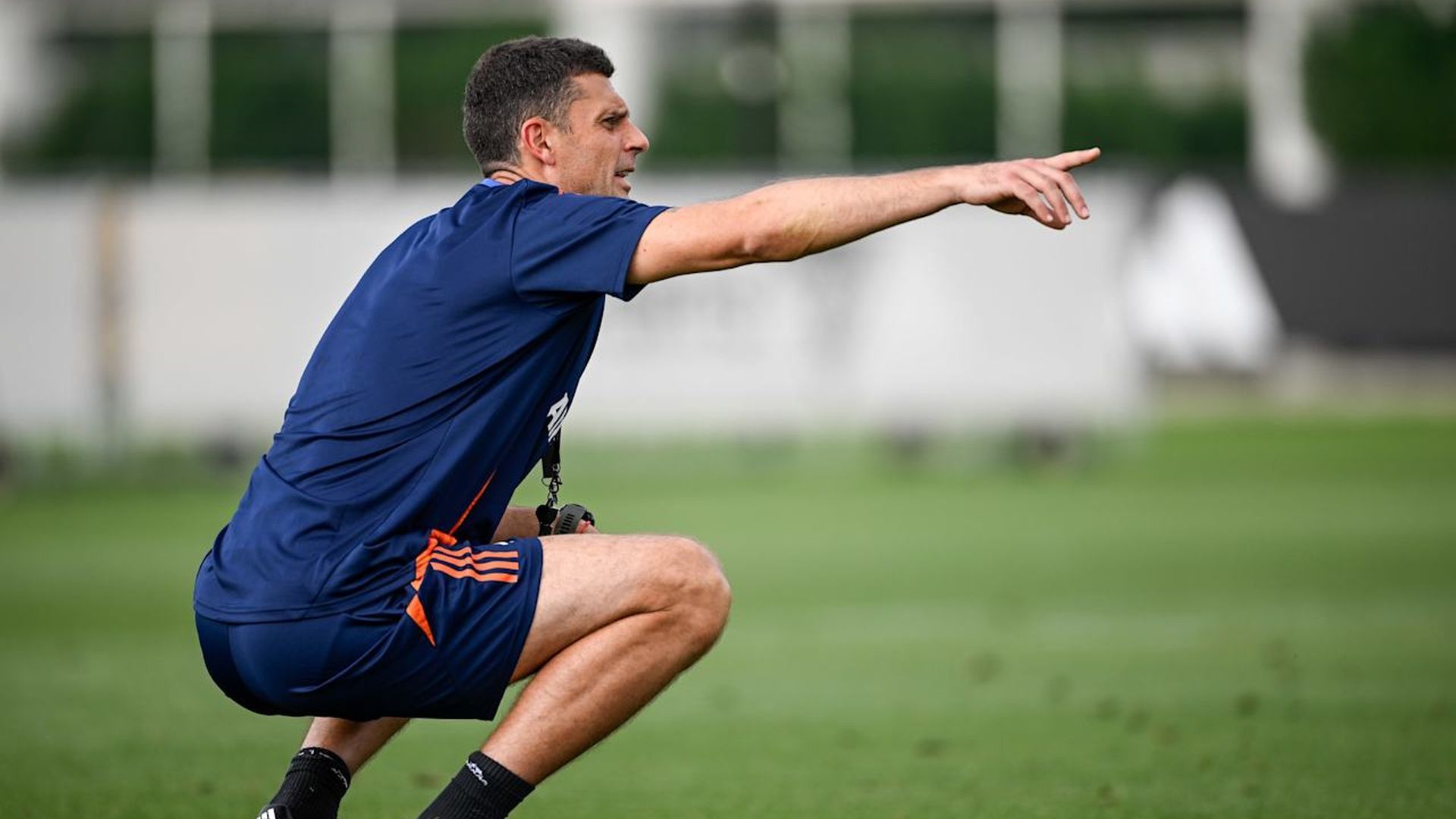 Thiago Motta dirige un entrenamiento
