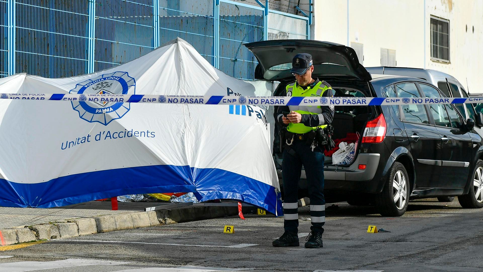 Una niña muere y su madre y abuela resultan heridas por un atropello en una acera en Palma