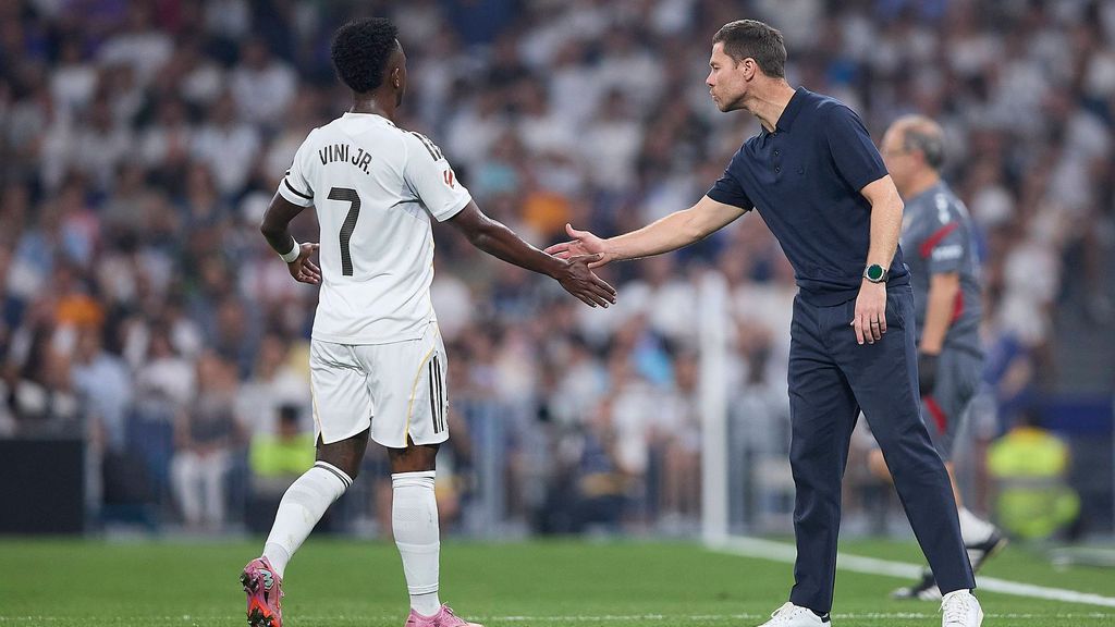 Luis García hablando de Xabi Alonso y Vinicius en 'Palabra de Capitán'