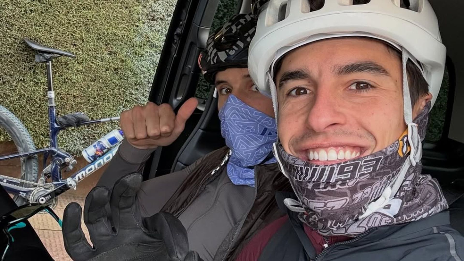 Álex y Marc Márquez, entrenando