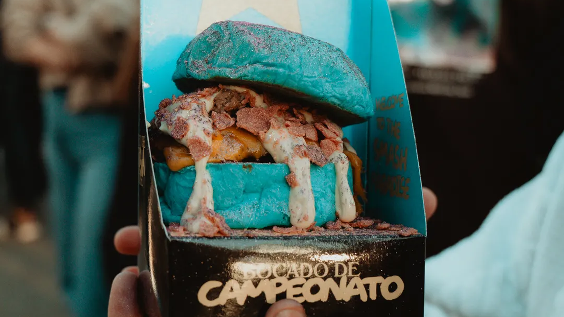 Así es la hamburguesa Diamante Azul