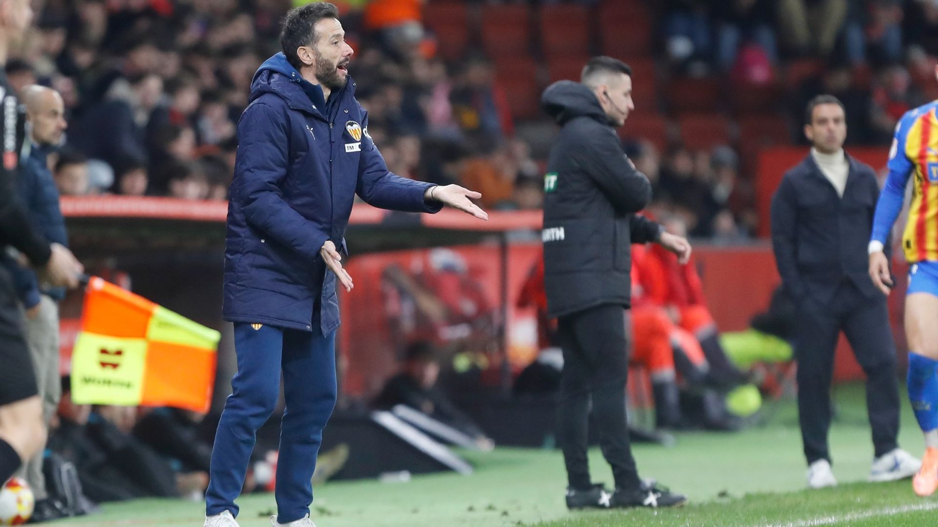 Carlos Corberán ante el Sporting