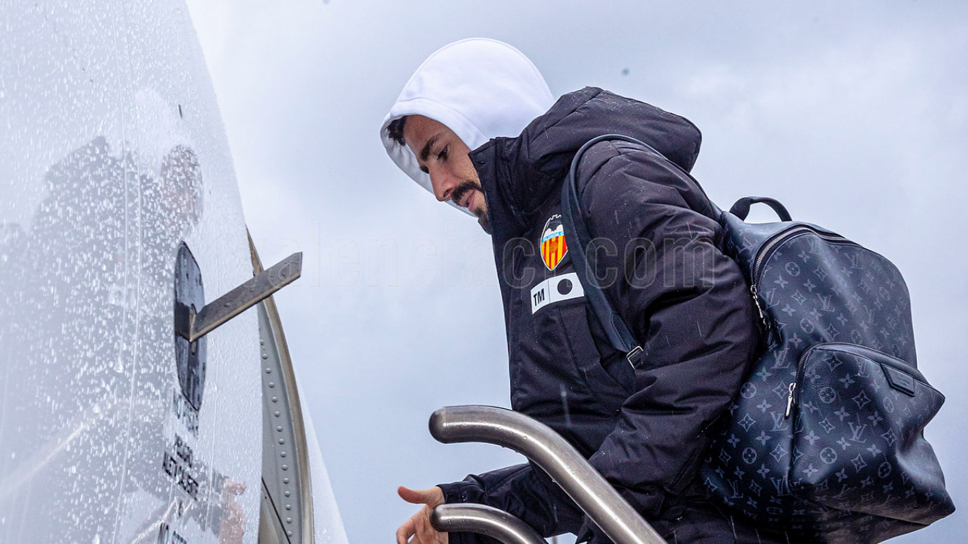 Convocatoria del Valencia CF en avión