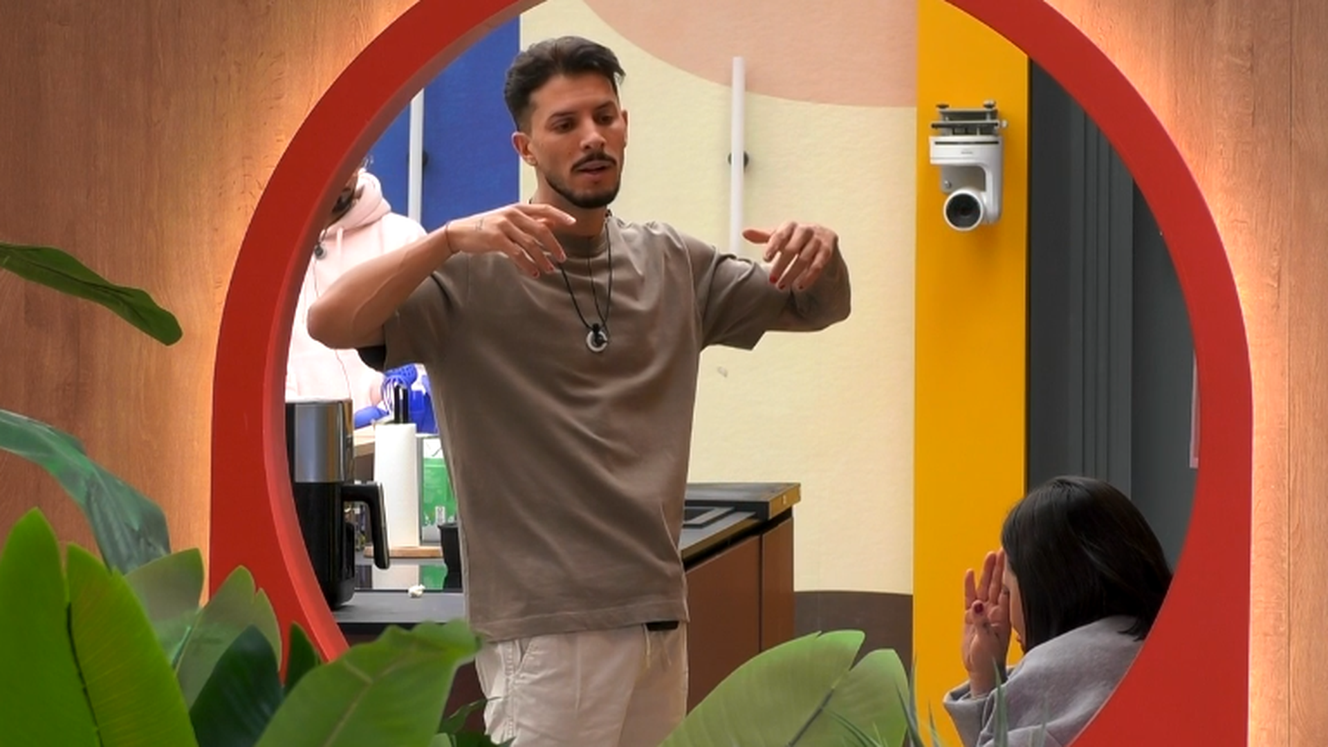 Cristian habla con Rocío