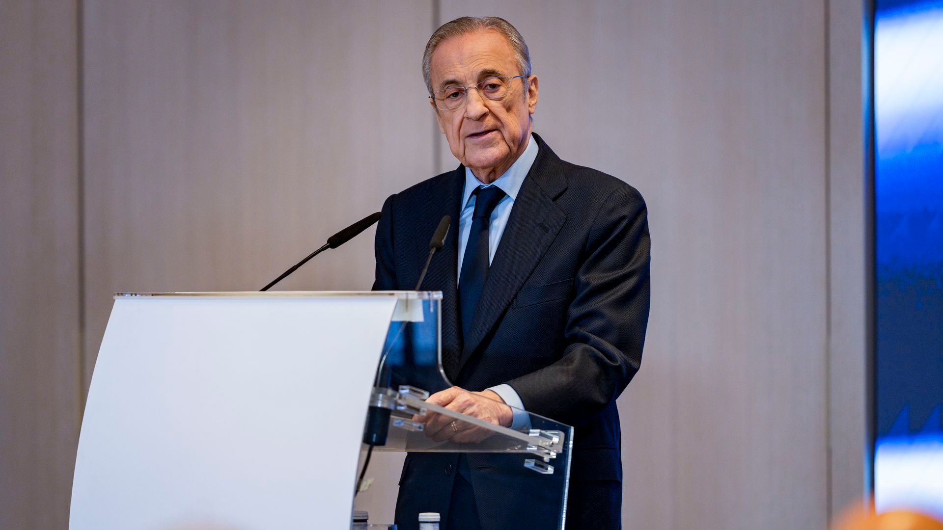 Florentino Pérez en la comida de Navidad Florentino Pérez en la comida de Navidad