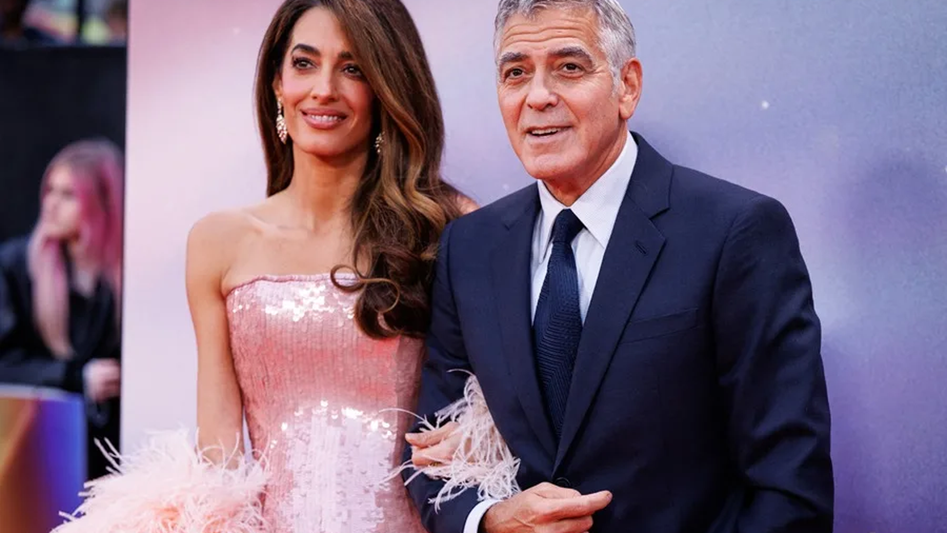 George Clooney junto a su esposa Amal Clooney